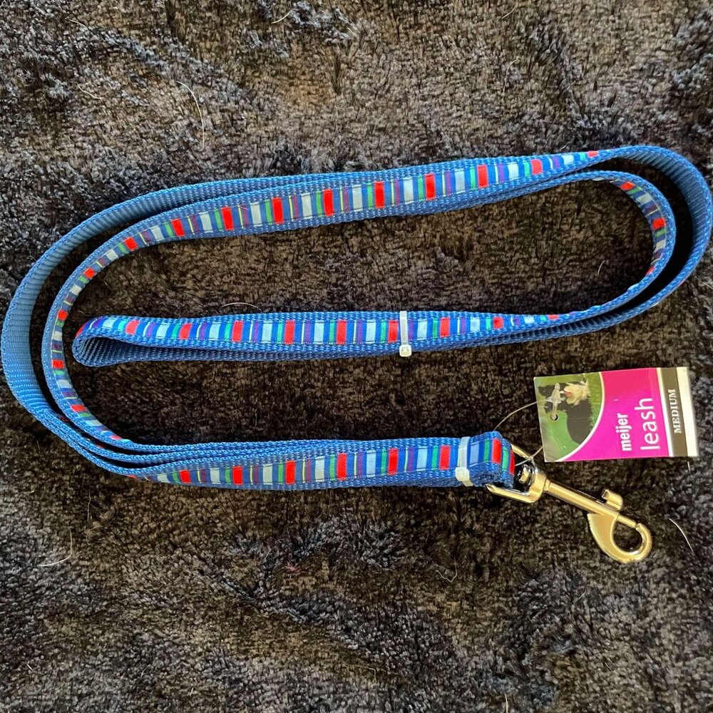 Dog Leash: NWT 5-foot Blue Striped Pet Leash